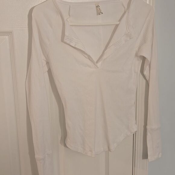 Free People Cream Fitted Blouse with Polo Collar and Long Sleeves - Picture 4 of 5